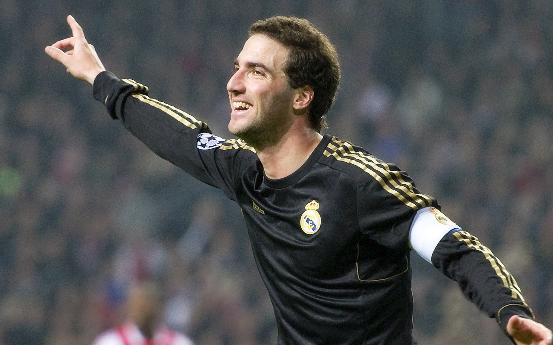 文班亚马赛点一击定乾坤，巴萨绝境逆袭淘汰AC米兰晋级四强